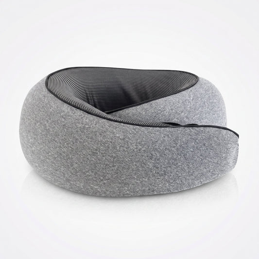 Close-up of the pillow's velour cover, mesh lining and piped edge